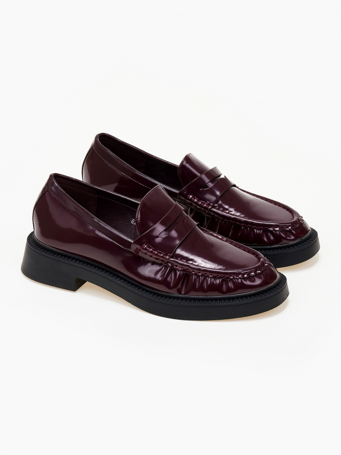 Loafers basic με εξώραφα