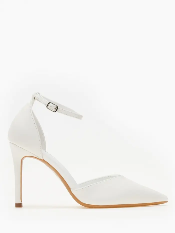 Γόβες μυτερές με μπαρέτα