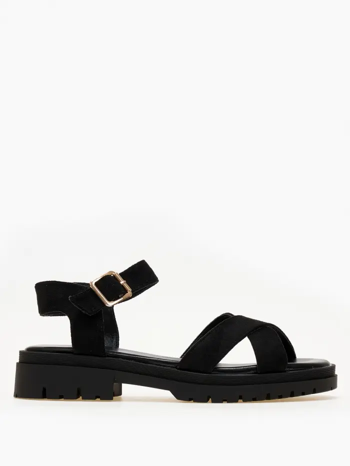 Σανδάλια flatform με τρακτερωτή σόλα