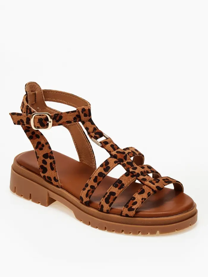 Σανδάλια flatform με τρακτερωτή σόλα