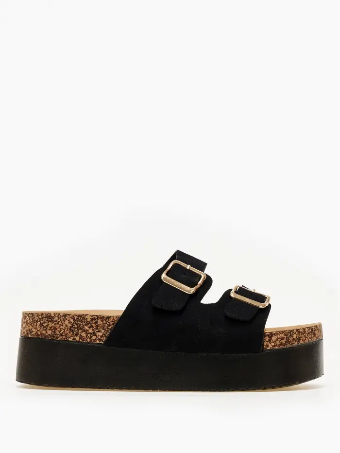 Ψηλά σανδάλια flatform με suede υφή και αγκράφες