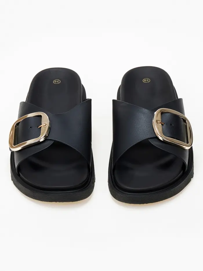 Σανδάλια flatform με αγκράφες