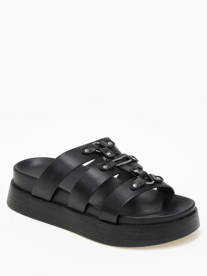 Σανδάλια flatform με μεταλλικές λεπτομέρειες