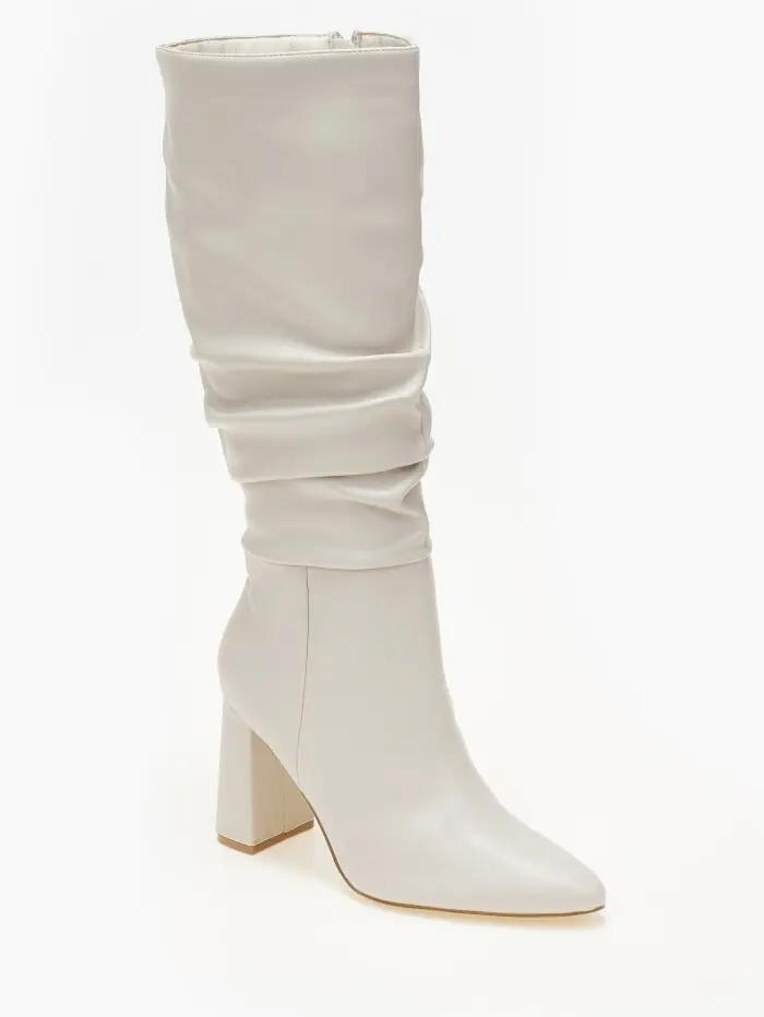 Μπότες με σούρες