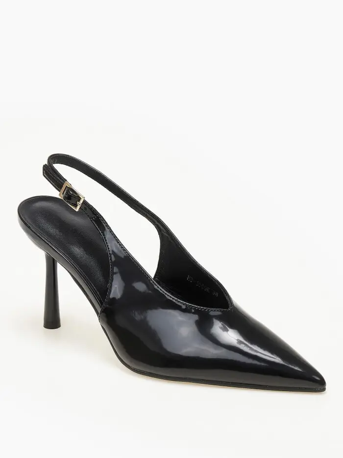 Μυτερές εξώφτερνες γόβες λουστρίνι