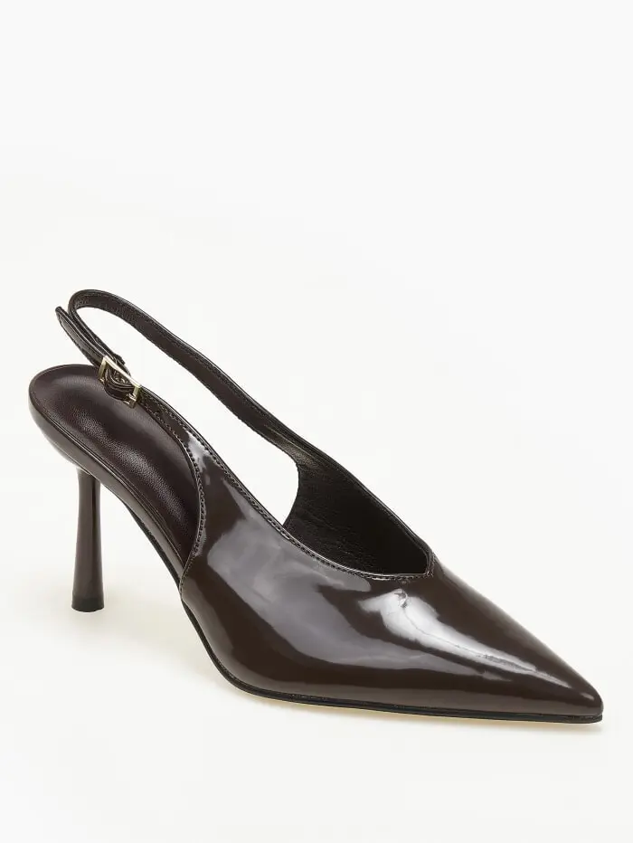 Μυτερές εξώφτερνες γόβες λουστρίνι