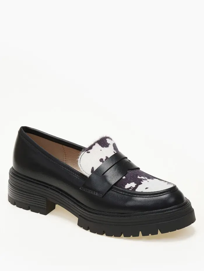 Loafers με λεπτομέρια cow