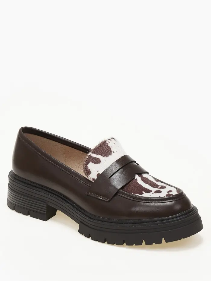 Loafers με λεπτομέρια cow