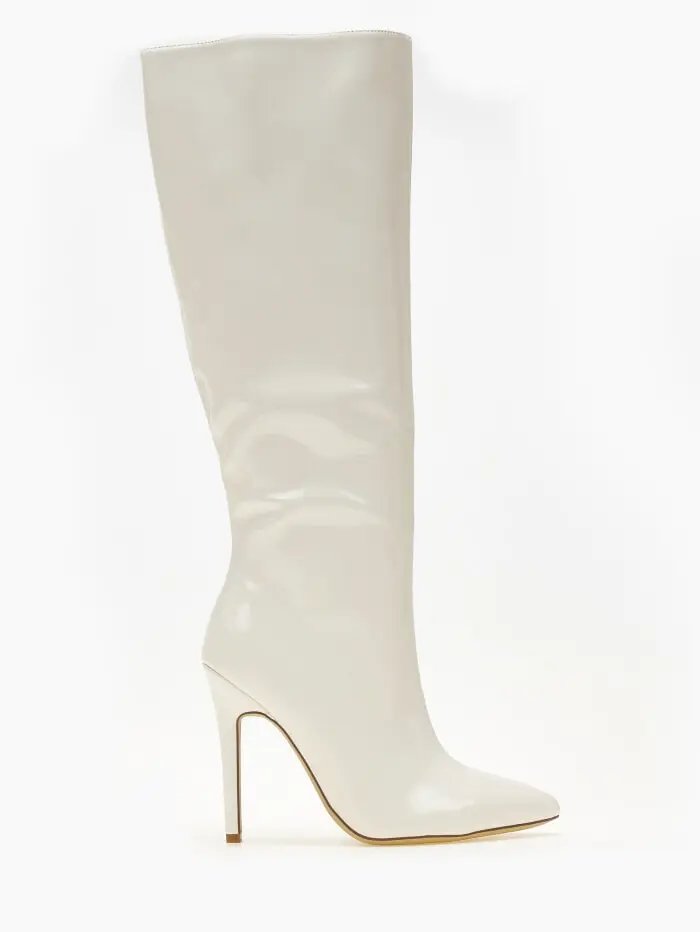 Μπότες λουστρίνι με λεπτό τακούνι