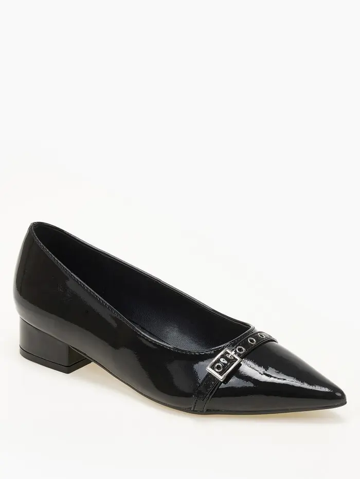 Μυτερές χαμηλές γόβες με διακοσμητικό λουράκι