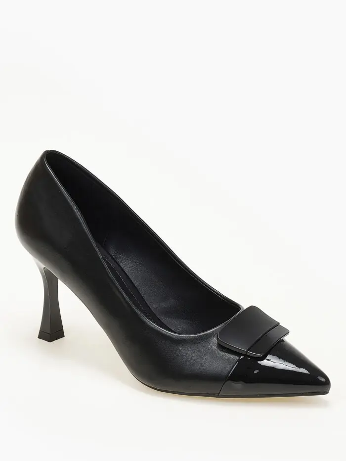 Γόβες με διακοσμητική αγκράφα