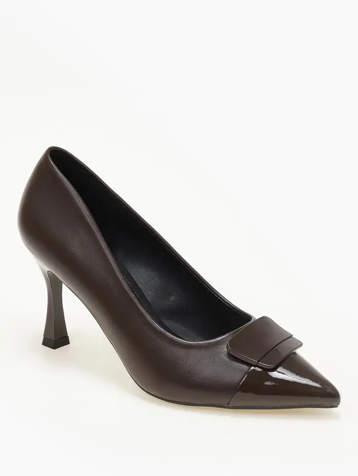 Γόβες με διακοσμητική αγκράφα