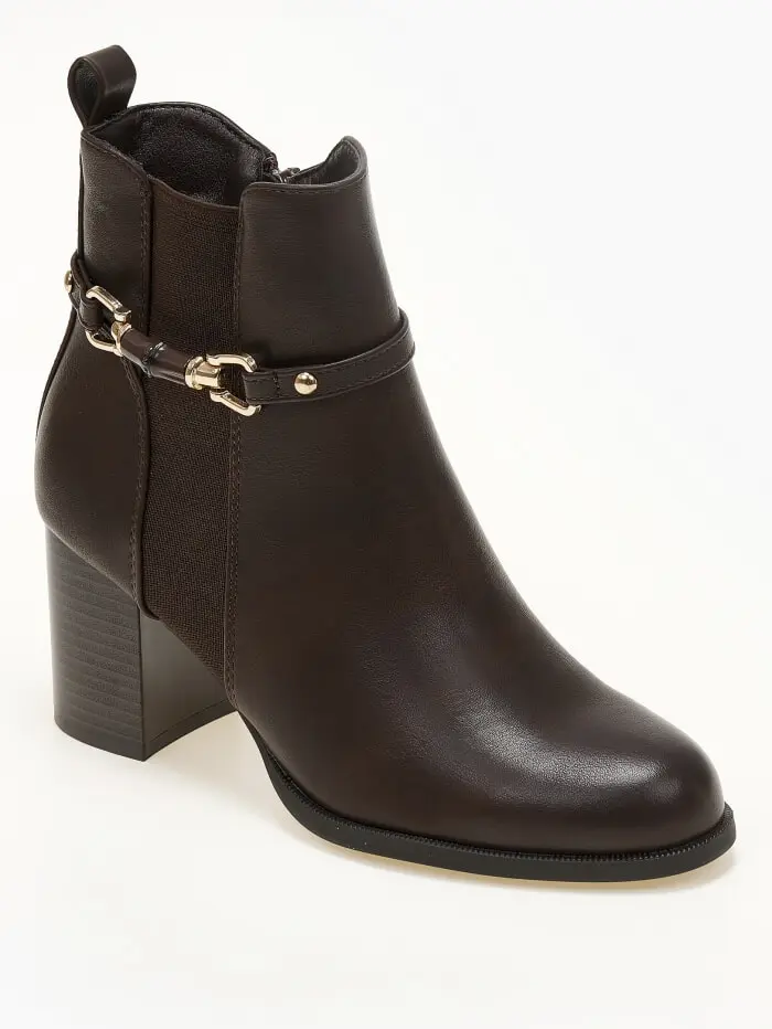 Ankle boots με λάστιχο και μεταλλική λεπτομέρεια