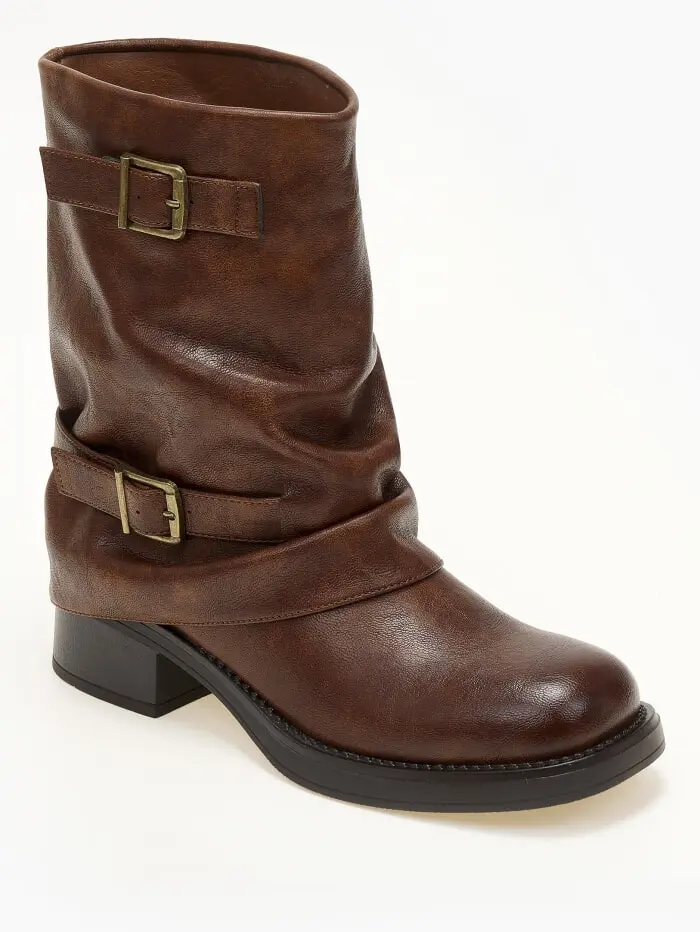 Μποτάκια με εφέ γκέτας και διακοσμητικά ζωνάκια