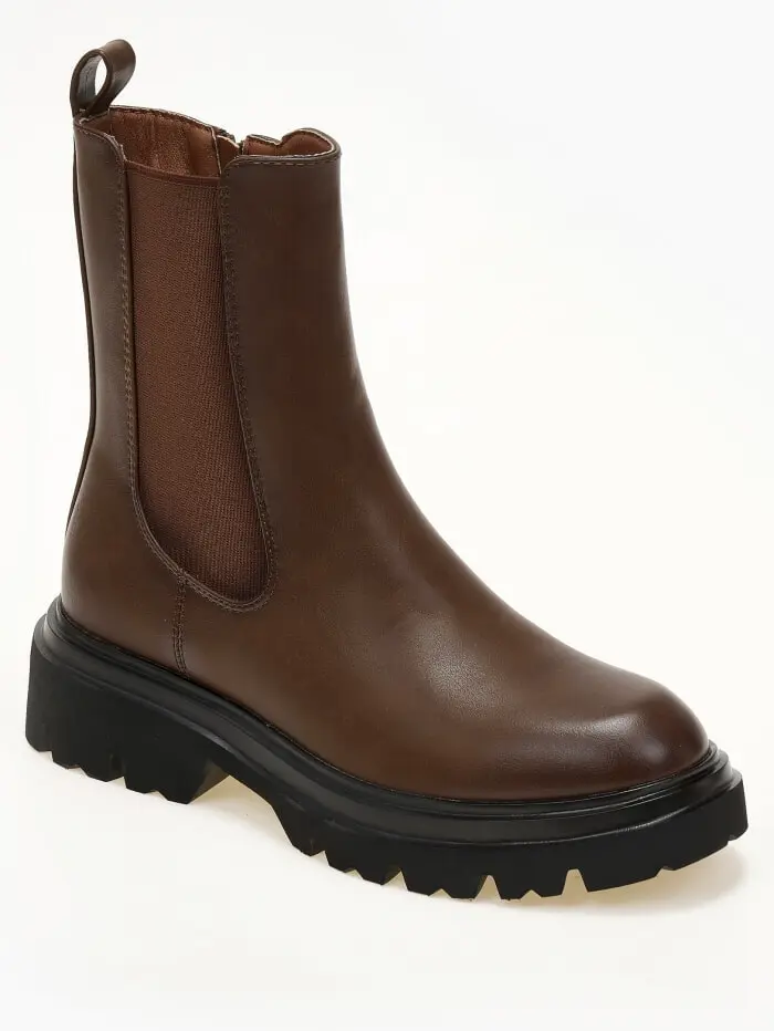 Μποτάκια chelsea με τρακτερωτή σόλα