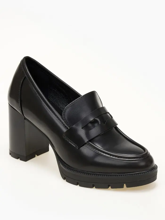 Loafers με ψηλό τρακτερωτό τακούνι