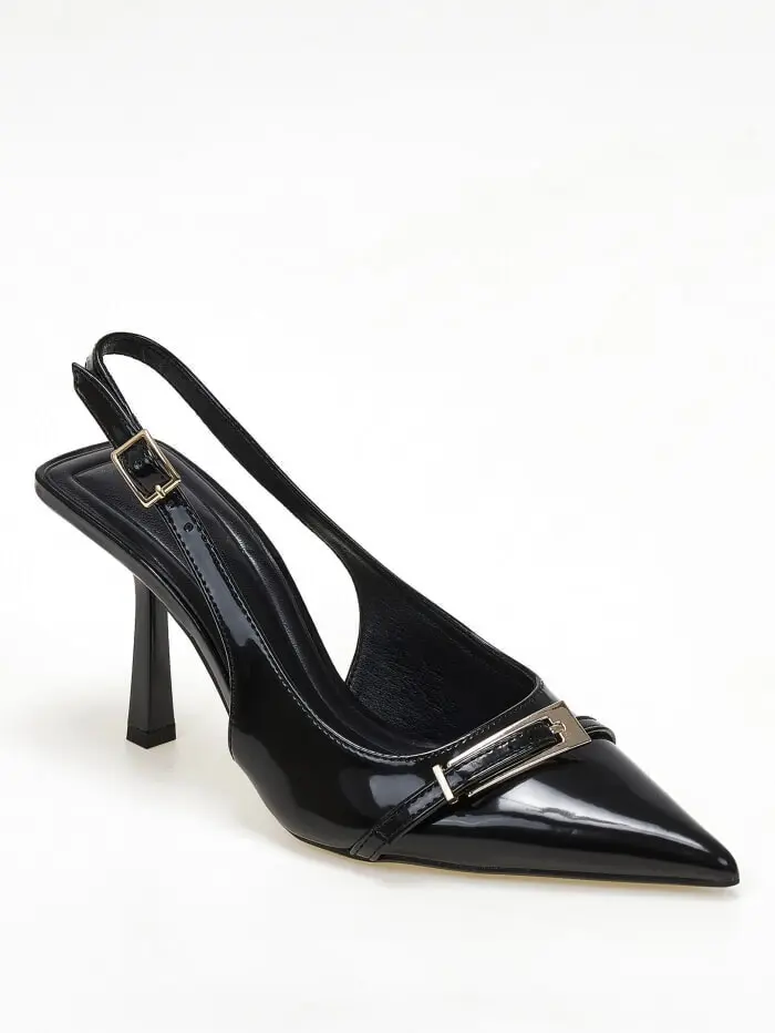 Slingback λουστρίνι γόβες με διακοσμητικό λουράκι