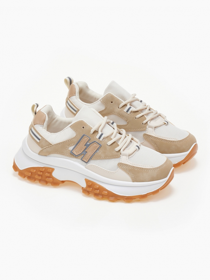 Sneakers με ψηλή σόλα