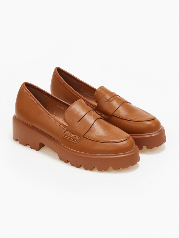 Loafers με τρακτερωτή σόλα