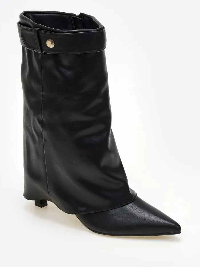 Μυτερά μποτάκια με εφέ γκέτας