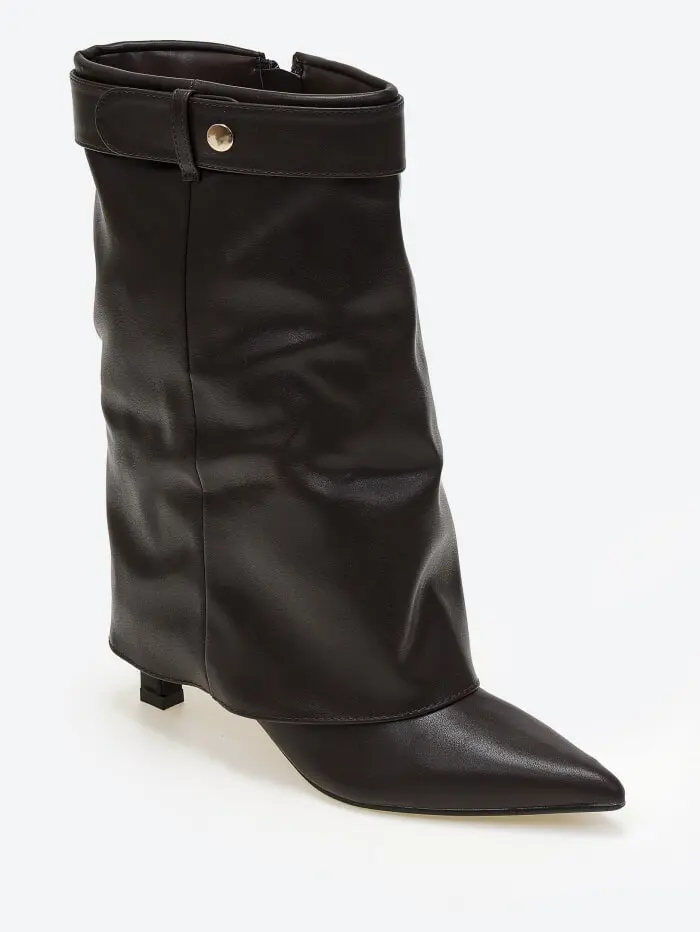 Μυτερά μποτάκια με εφέ γκέτας