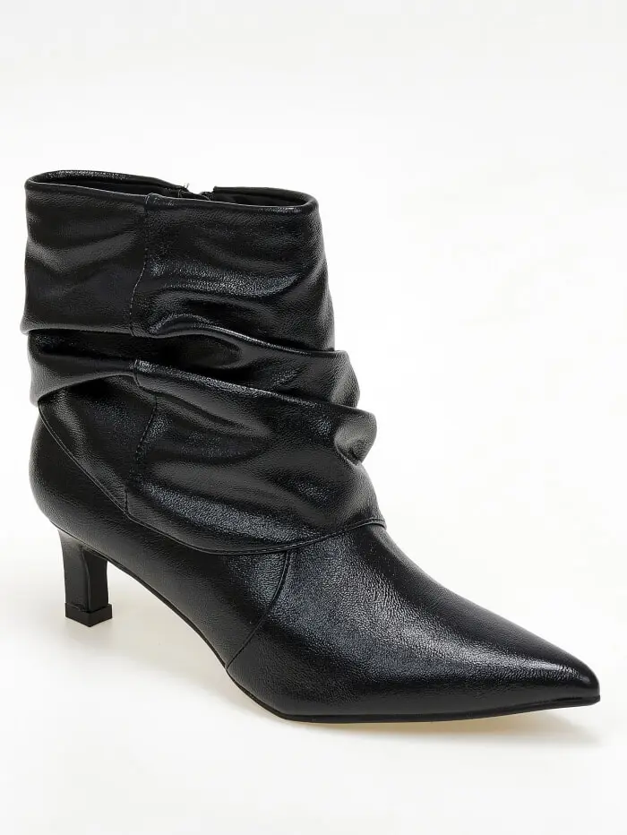 Slouchy μυτερά μποτάκια