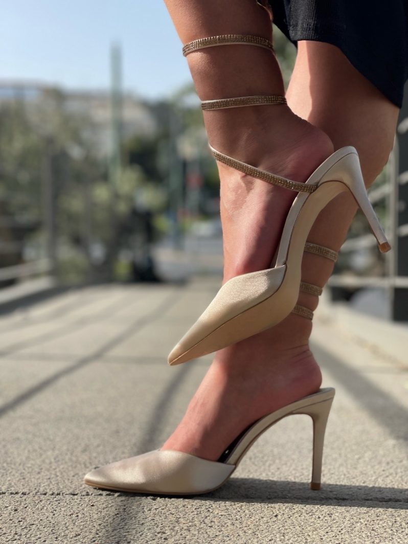 Γόβες μυτερές lace up με stass