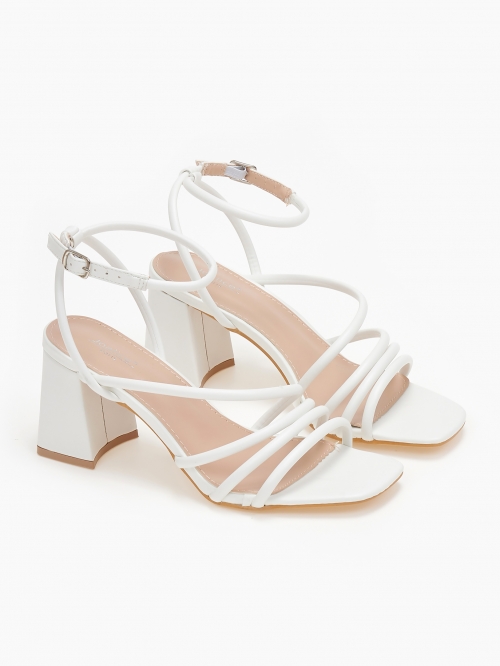 Πέδιλα με στρογγυλά λουράκια