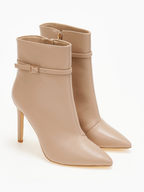 Μποτάκια με λεπτό τακούνι