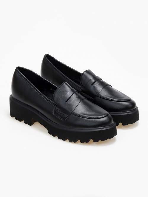 Loafers με τρακτερωτή σόλα