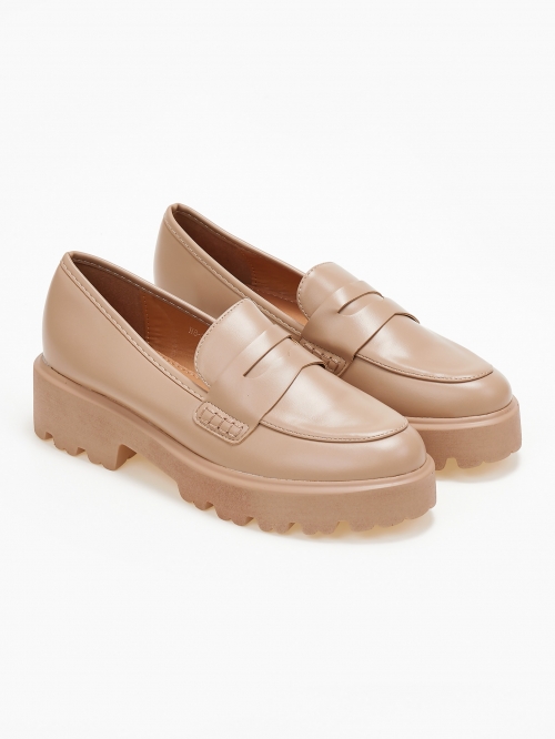 Loafers με τρακτερωτή σόλα