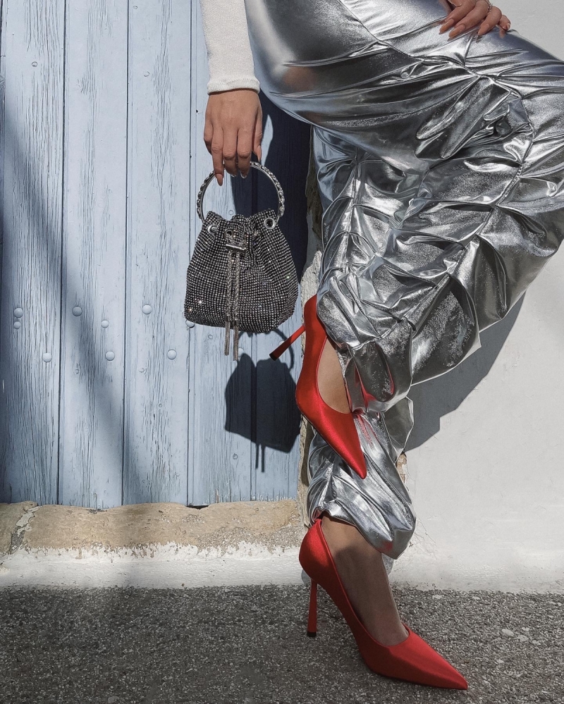 Σατέν γόβες με λεπτό τακούνι